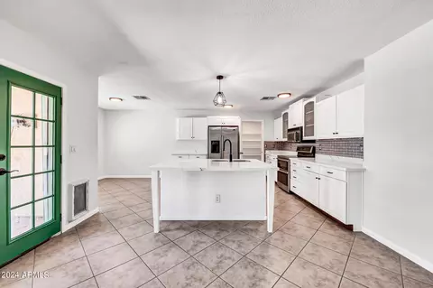 278 E Baylor Ln, Gilbert, AZ 85296 photo 9