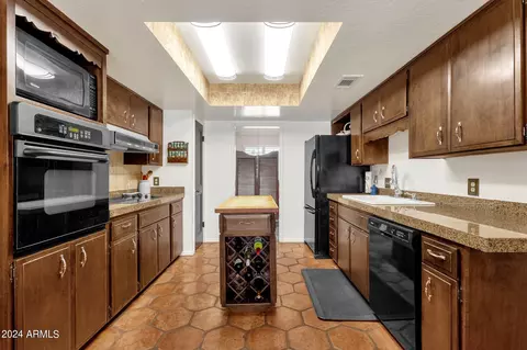 Kitchen - 3529 E Beryl Ln, Phoenix, AZ 85028 photo 6 of 6