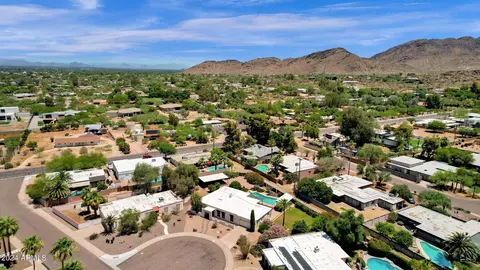 View/Area - 3529 E Beryl Ln, Phoenix, AZ 85028 photo 7 of 16