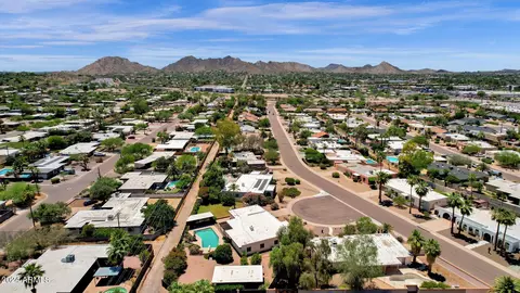 View/Area - 3529 E Beryl Ln, Phoenix, AZ 85028 photo 10 of 16