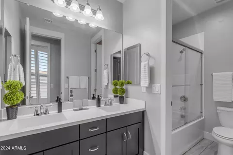 Bath - 3498 E Arabian Dr, Gilbert, AZ 85296 photo 4 of 6
