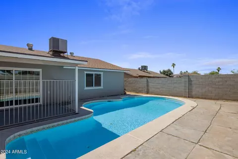 5607 S 46th St, Phoenix, AZ 85040 photo 6