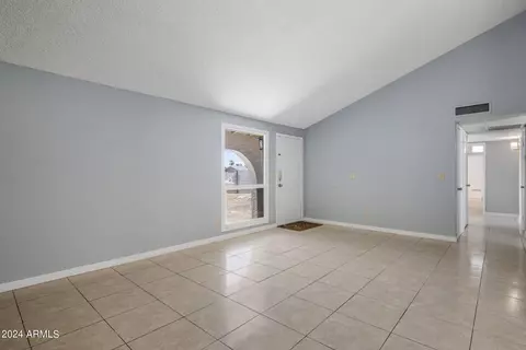 5607 S 46th St, Phoenix, AZ 85040 photo 7