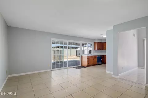 5607 S 46th St, Phoenix, AZ 85040 photo 4