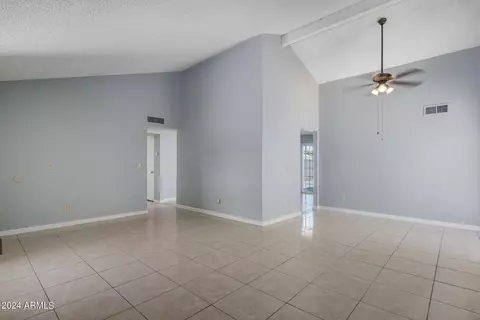 5607 S 46th St, Phoenix, AZ 85040 photo 9