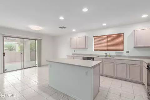 1210 E Milada Dr, Phoenix, AZ 85042 photo 10