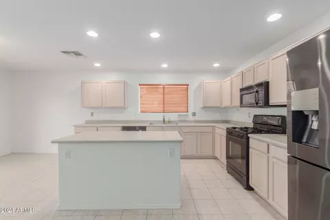 1210 E Milada Dr, Phoenix, AZ 85042 photo 9
