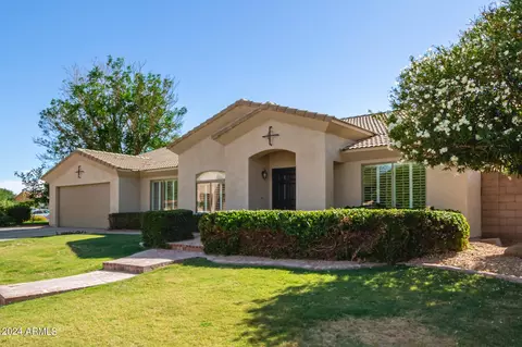 2046 S Reseda Ct, Gilbert, AZ 85295 photo 6