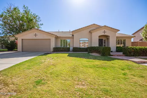 2046 S Reseda Ct, Gilbert, AZ 85295 photo 2