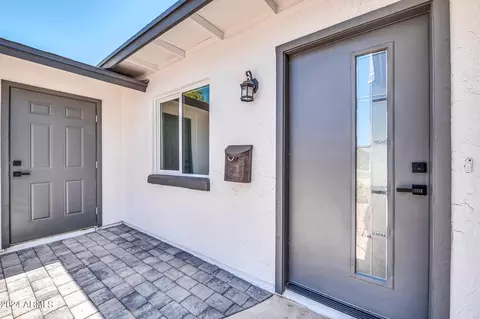 501 E Westchester Dr, Tempe, AZ 85283 photo 5