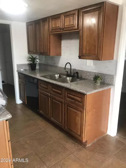 321 S Silver Dr, Apache Junction, AZ 85120 photo 2