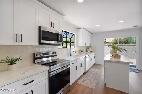 5740 W El Lago St, Chandler, AZ 85226