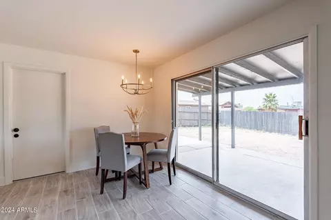 Dining - 2120 E Greenway Rd, Phoenix, AZ 85022 photo 3 of 3
