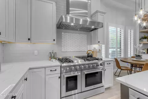 Kitchen - 4450 E Ford Ave, Gilbert, AZ 85234 photo 6 of 7