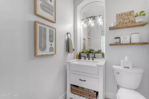 Bath - 4450 E Ford Ave, Gilbert, AZ 85234 photo 7 of 11