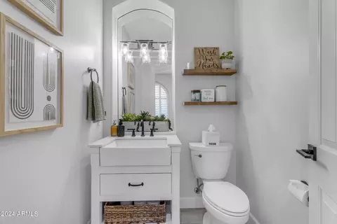 Bath - 4450 E Ford Ave, Gilbert, AZ 85234 photo 6 of 11