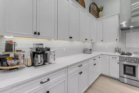 Kitchen - 4450 E Ford Ave, Gilbert, AZ 85234 photo 5 of 7