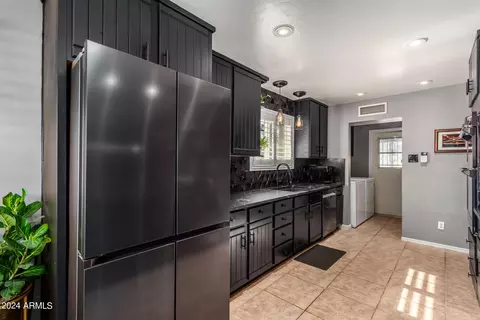2879 E Beryl Ave, Phoenix, AZ 85028 photo 9