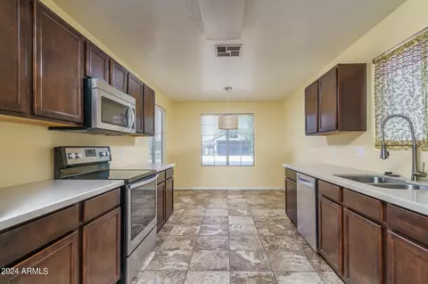 8535 W Ocotillo Rd, Glendale, AZ 85305