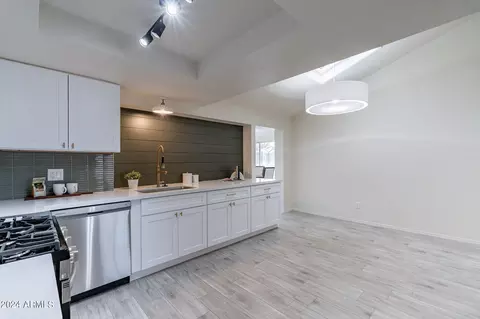 1821 W Libby St, Phoenix, AZ 85023 photo 8