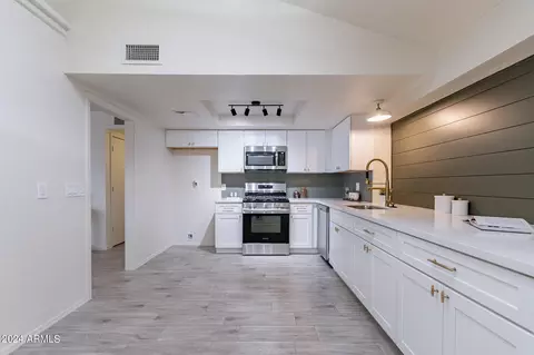 1821 W Libby St, Phoenix, AZ 85023 photo 11