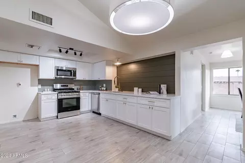 1821 W Libby St, Phoenix, AZ 85023 photo 10