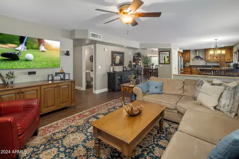 3433 E Topeka Dr, Phoenix, AZ 85050 photo 4