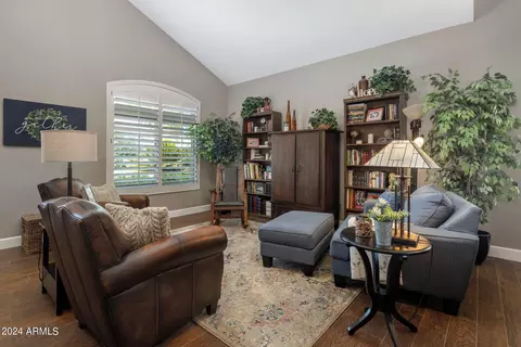 3433 E Topeka Dr, Phoenix, AZ 85050 photo 9