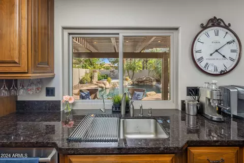 3433 E Topeka Dr, Phoenix, AZ 85050 photo 12