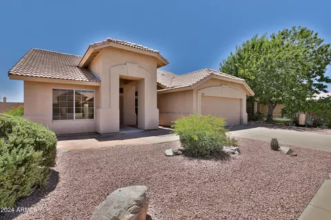 3019 E South Fork Dr, Phoenix, AZ 85048