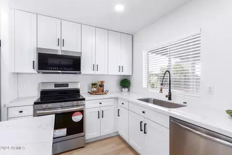 4033 E Hartford Ave, Phoenix, AZ 85032 photo 15