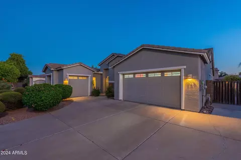 Exterior - 1007 E Benrich Dr, Gilbert, AZ 85295 photo 3 of 26