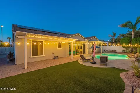 Exterior - 1007 E Benrich Dr, Gilbert, AZ 85295 photo 5 of 26