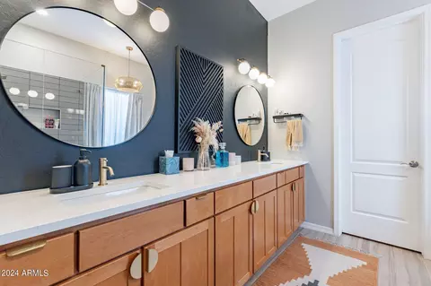 Bath - 1007 E Benrich Dr, Gilbert, AZ 85295 photo 2 of 7