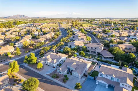 View/Area - 1007 E Benrich Dr, Gilbert, AZ 85295 photo 6 of 7