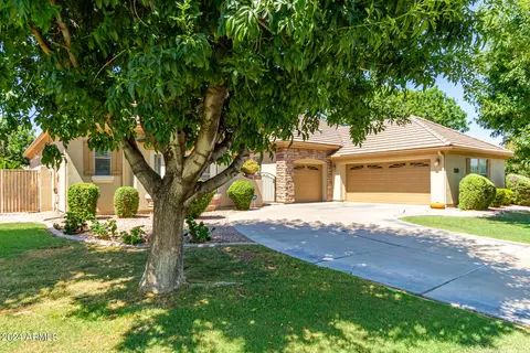 2996 E Cotton Ln, Gilbert, AZ 85234 photo 2