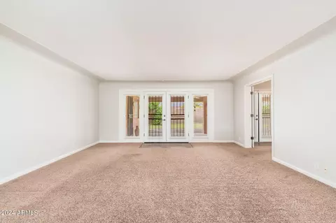 6715 N 12th Pl, Phoenix, AZ 85014 photo 8