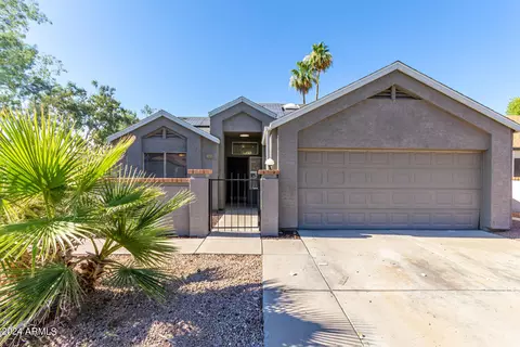 6552 W Cochise Dr, Glendale, AZ 85302
