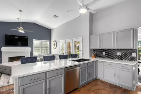 4626 E Kelly Dr, Gilbert, AZ 85234 photo 15