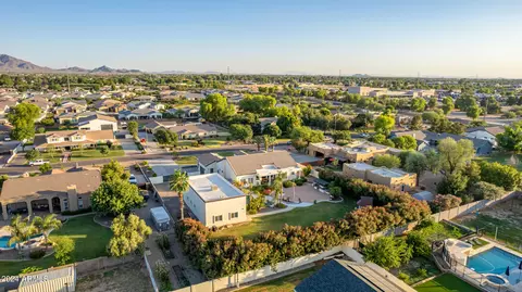 View/Area - 2490 E Arrowhead Trl, Gilbert, AZ 85297 photo 11 of 18