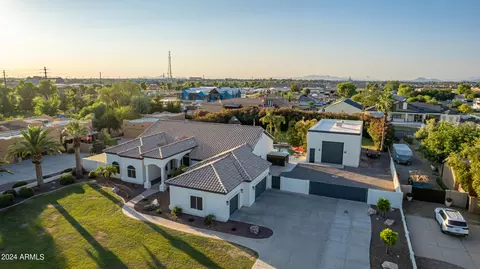 View/Area - 2490 E Arrowhead Trl, Gilbert, AZ 85297 photo 2 of 18