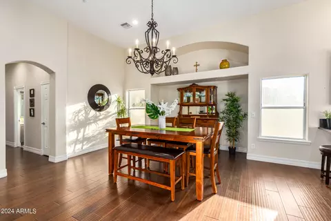 Dining - 2490 E Arrowhead Trl, Gilbert, AZ 85297 photo 2 of 3