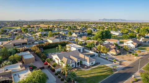 View/Area - 2490 E Arrowhead Trl, Gilbert, AZ 85297 photo 16 of 18