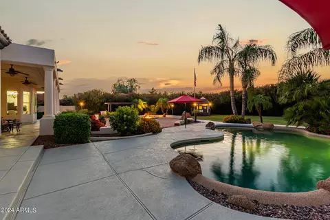 Exterior - 2490 E Arrowhead Trl, Gilbert, AZ 85297 photo 4 of 30