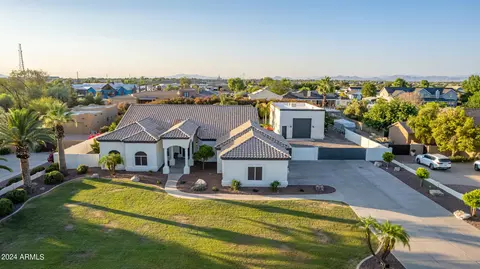 View/Area - 2490 E Arrowhead Trl, Gilbert, AZ 85297 photo 1 of 18