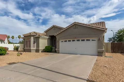 165 E Liberty Ln, Gilbert, AZ 85296 photo 3