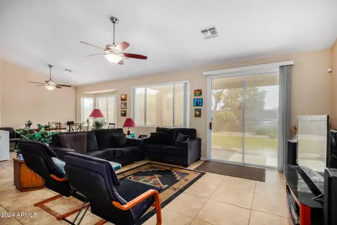 165 E Liberty Ln, Gilbert, AZ 85296 photo 8