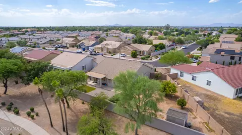 165 E Liberty Ln, Gilbert, AZ 85296 photo 35