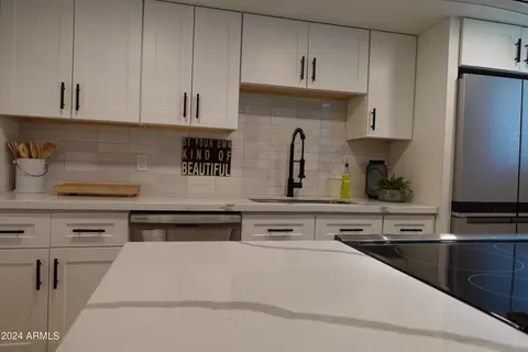 6530 N 12th St #2, Phoenix, AZ 85014 photo 9