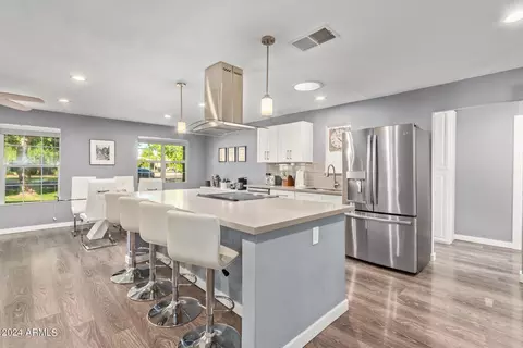 801 E Rovey Ave, Phoenix, AZ 85014 photo 3